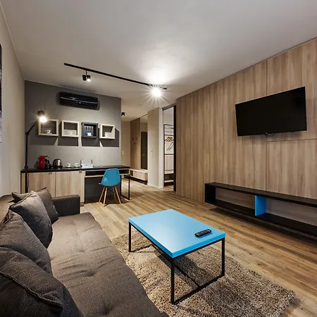 Avenue Pallova 28 מלון 4*