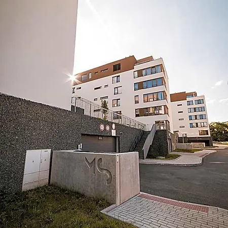 Avenue Pallova 28