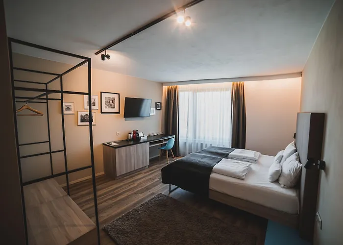 Avenue Pallova 28 ホテル 4*
