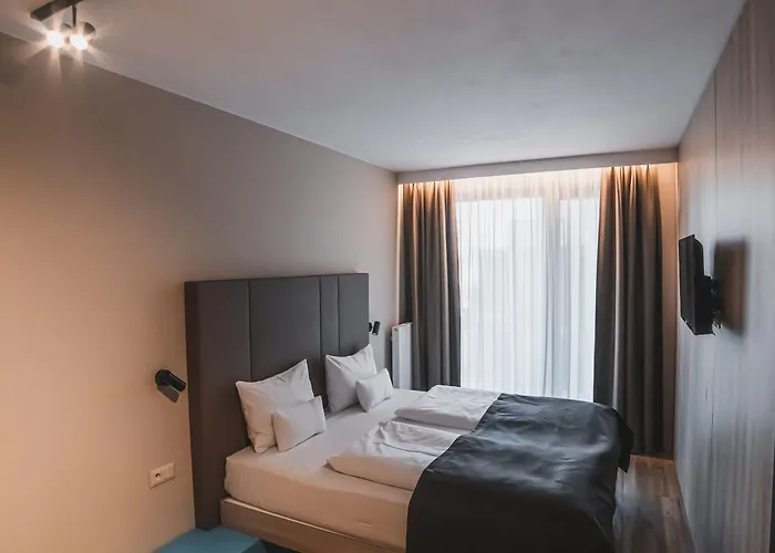 Avenue Pallova 28 ホテル 4*