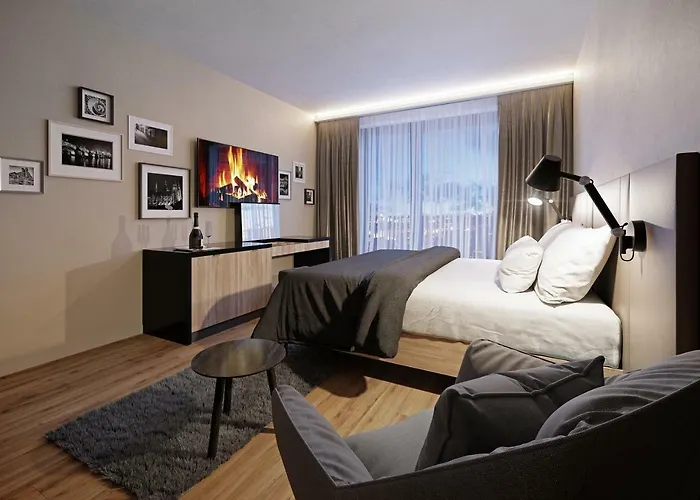 Avenue Pallova 28 Hotel 4*